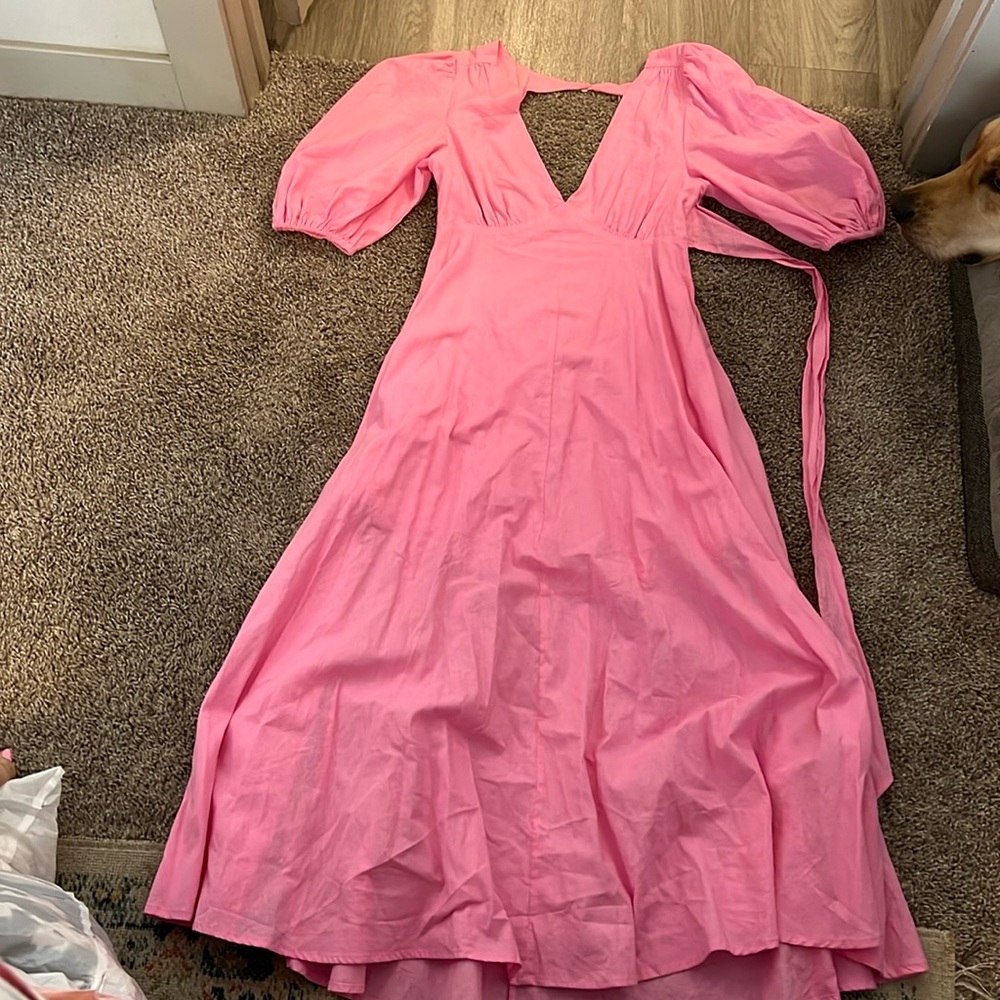 Dress with open back and long tie